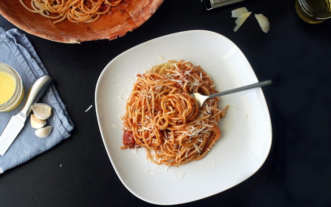 What is a Family Style Wedding Dinner?